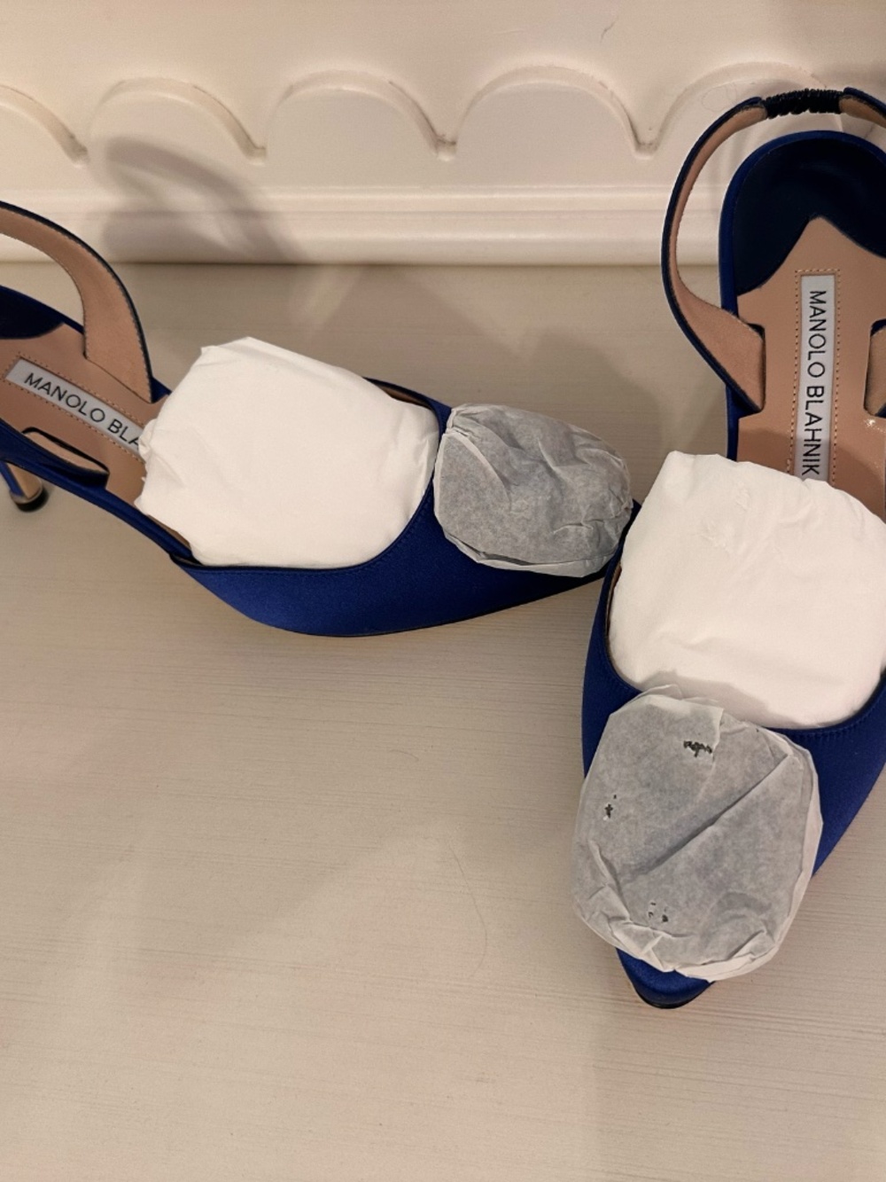 Manolo Blahnik Hangisli Slingback - Picture 3 of 11